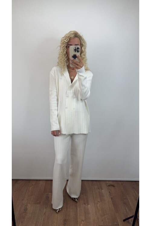 DÜĞMELİ TRİKO TAKIM