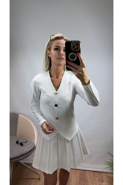 SF023 DÜĞMELİ VE YAKA