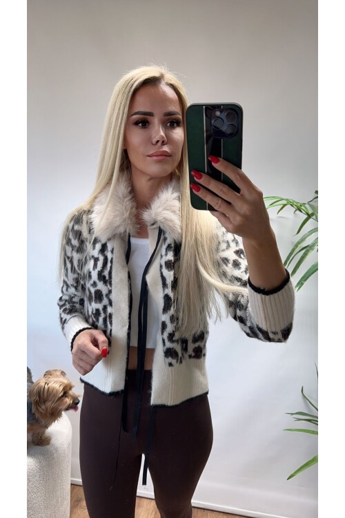 SF147 KÜRKLÜ HIRKA